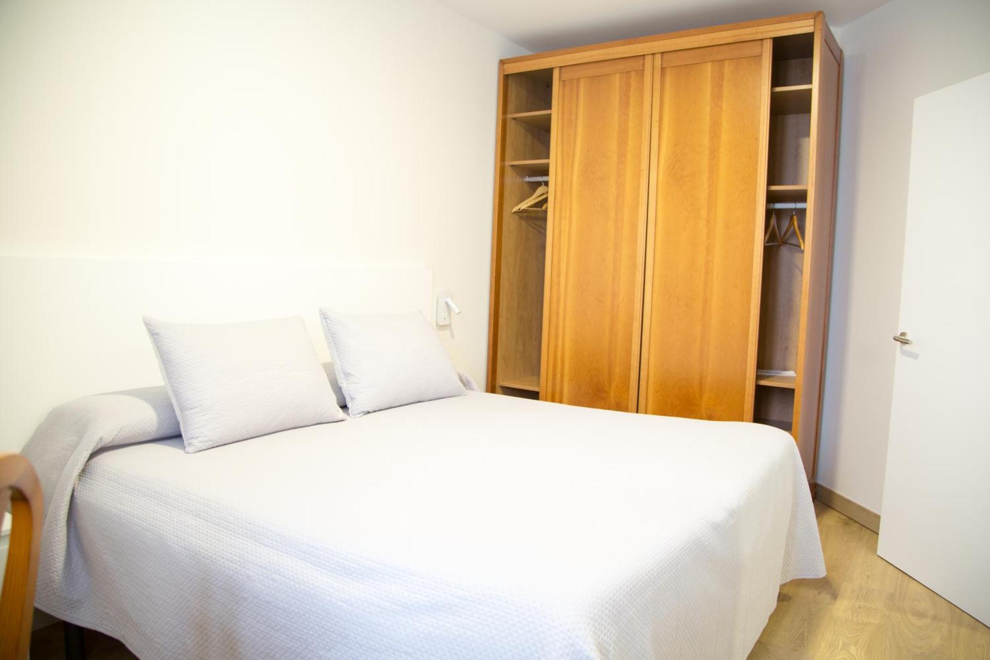 Apartamentos Playa De Кобресес Экстерьер фото