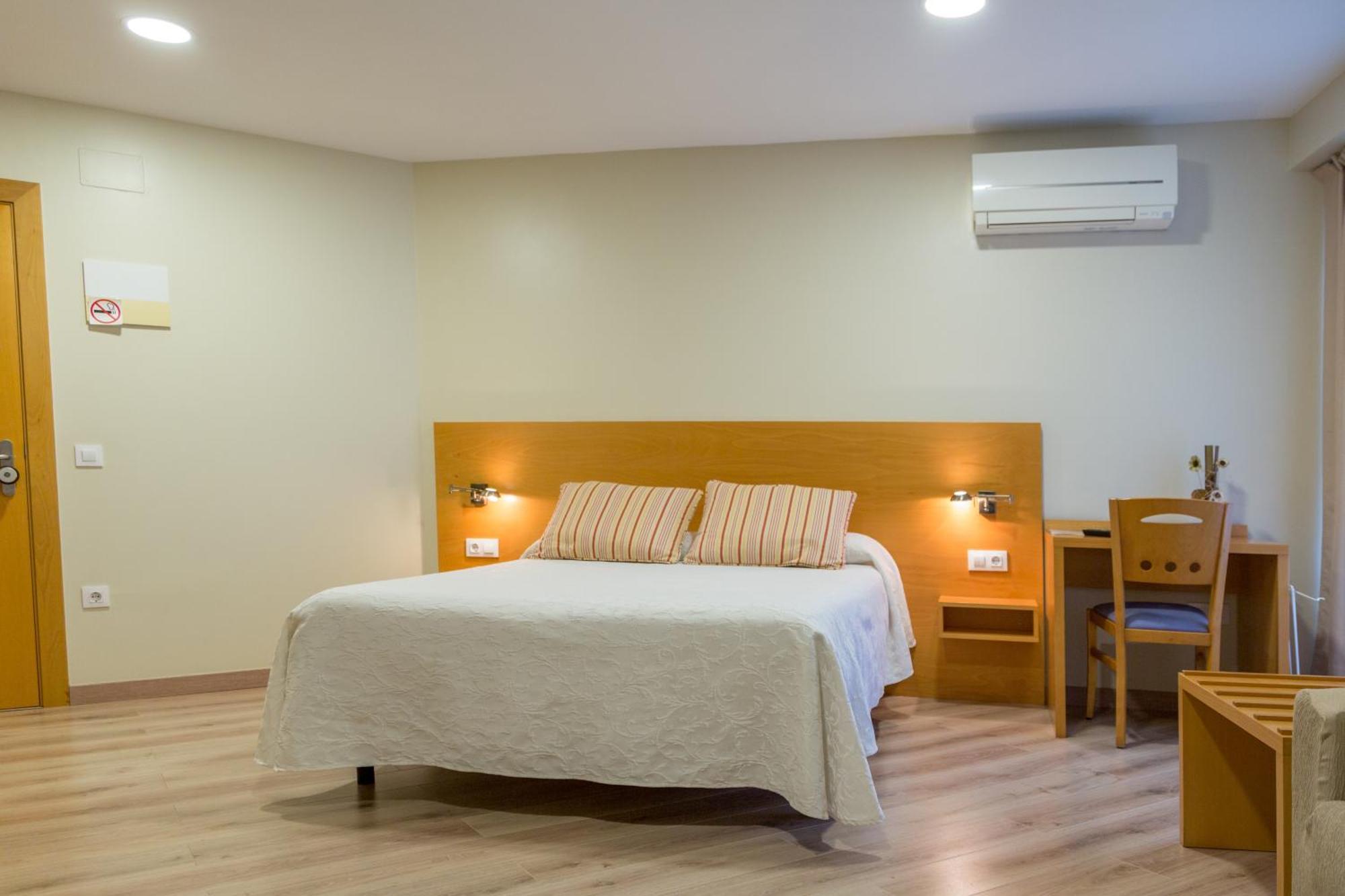 Apartamentos Playa De Кобресес Экстерьер фото